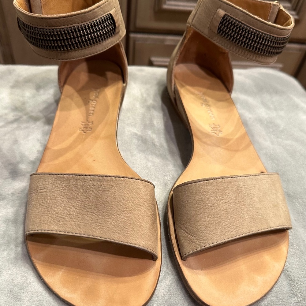Paul Green sandal, size 10,tan suede